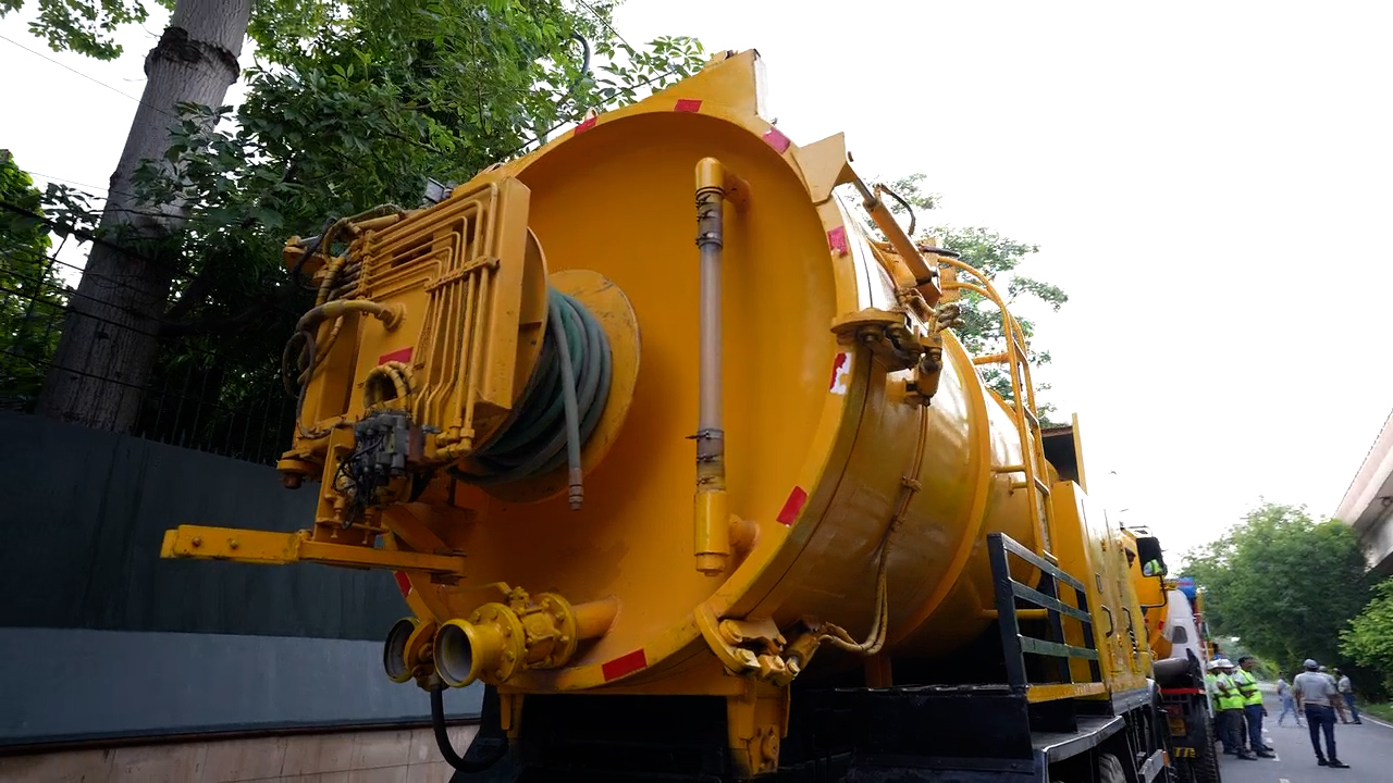 Suction Cum Jetting Machine